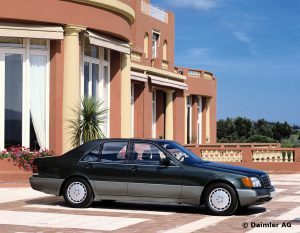 Mercedes-Benz-S-Klasse-Club-Nederland-S-Klasse-Sedan-W140-06-300x233