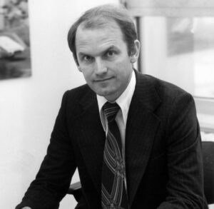 Ferdinand Piëch, ingenieur en later topman bij Audi en Volkswagen, die via zijn eigen ingenieursbureau betrokken was bij de ontwikkeling van de Mercedes-Benz OM617 vijfcilinder dieselmotor.